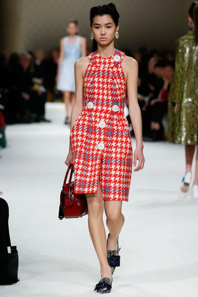 Look 25